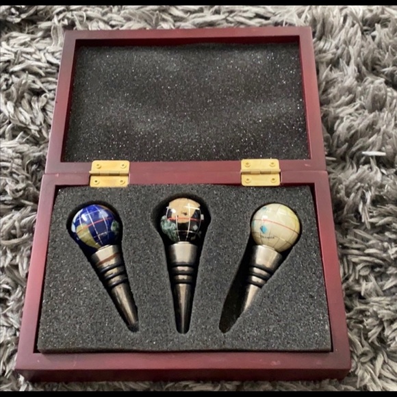 Other - Gemstone world globe wine bottle stoppers